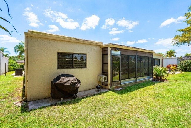 Building Photo - 6727 Palermo Way
