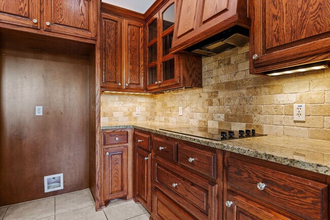 Building Photo - 1405 Gunnison Dr