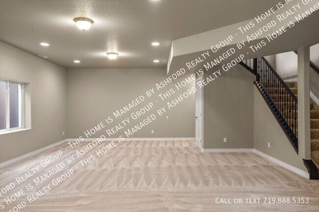 Building Photo - 7215 Rim Bluff Ln