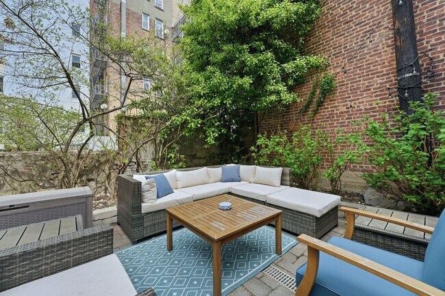 Building Photo - 405 Bloomfield St