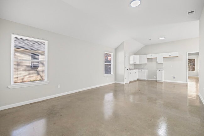 Building Photo - 1166 Melrose St