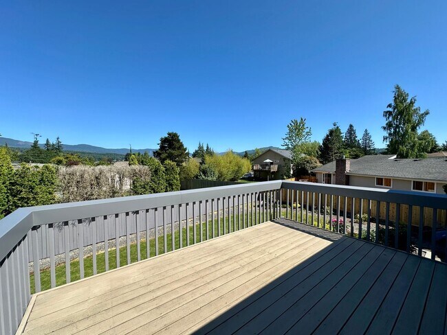 Building Photo - 2710 Lakeridge Ln