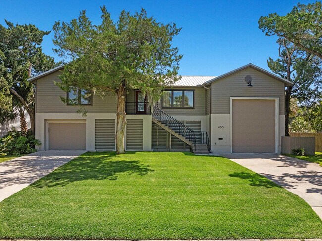 Building Photo - 430 Arricola Ave