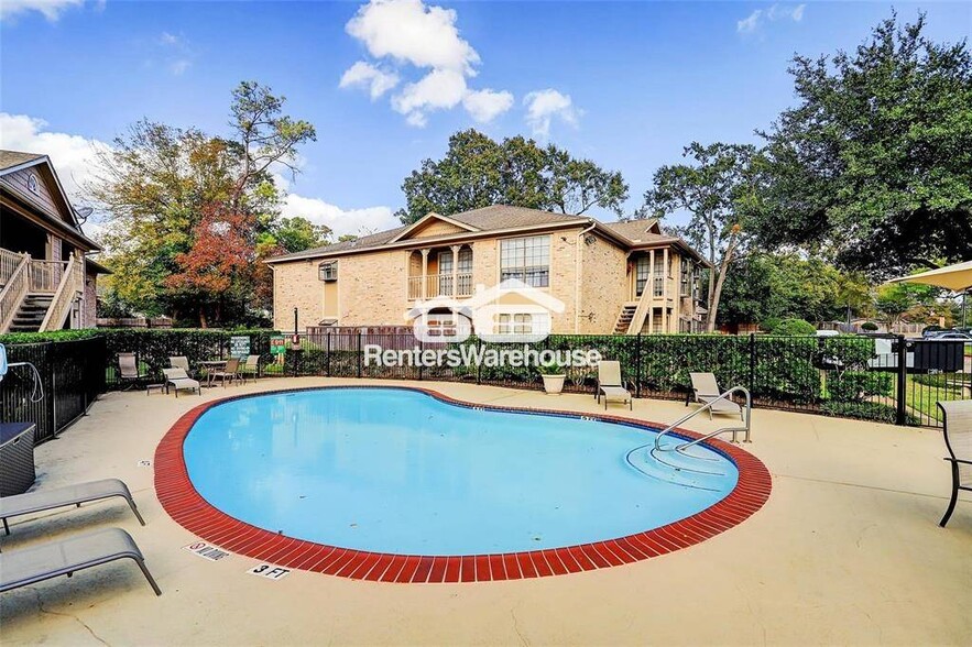 Building Photo - 1311 Antoine Dr