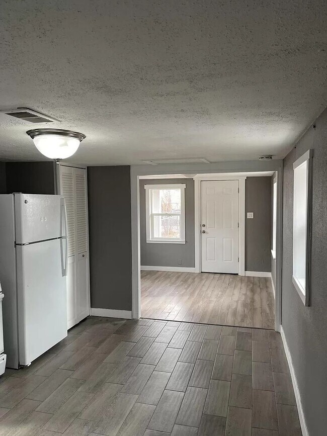 Building Photo - Spacious Railroad Style 1 bed/1 bath Home in Denver, CO- Available 8/21/26!