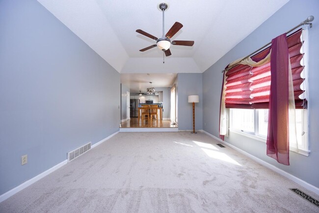 Building Photo - 2654 Ferchen St