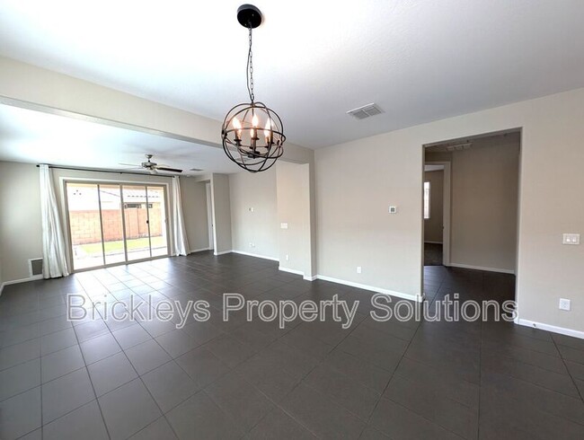 Building Photo - 10564 East Sebring Avenue
