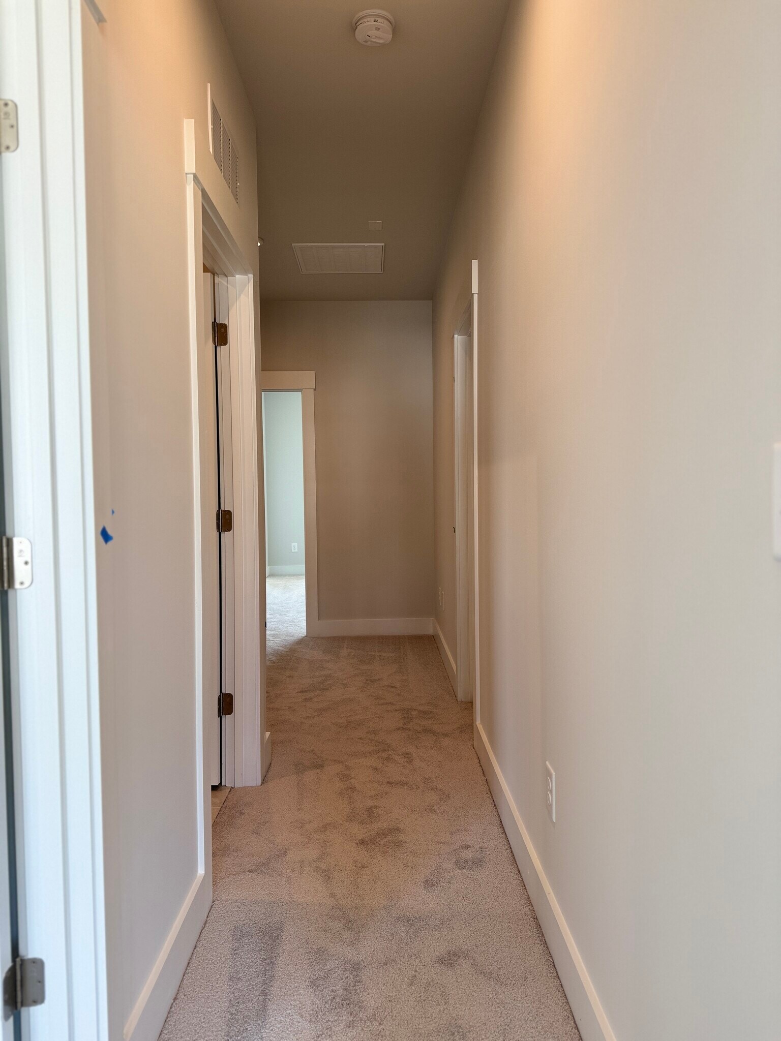 Building Photo - 9637 Munsing Dr