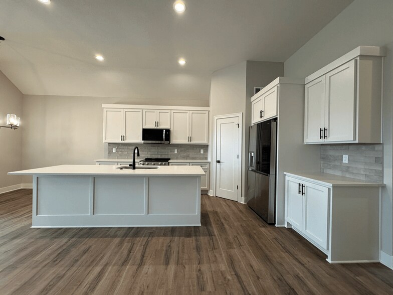 Building Photo - 1408 SW Winthrop Dr