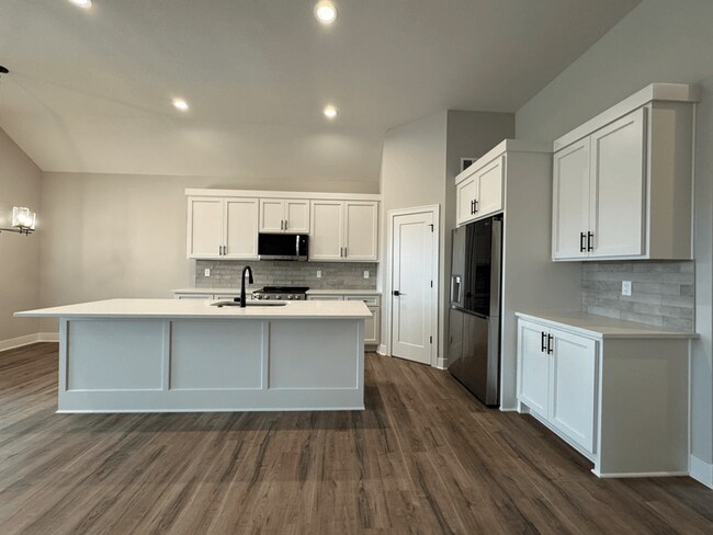 Building Photo - 1421 SW Winthrop Dr