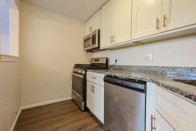 Building Photo - 63 Trailside Way