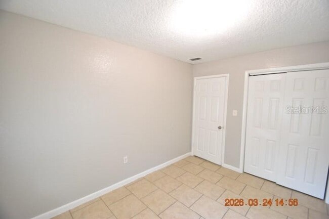 Building Photo - 4006 E Paris St