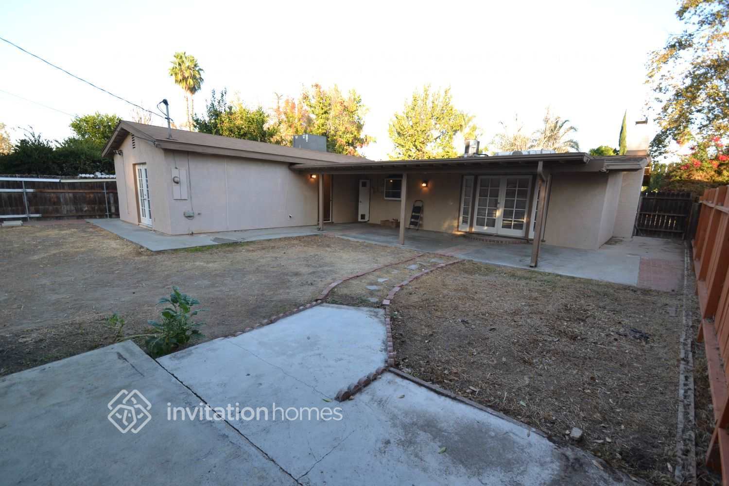 Building Photo - 7741 Zelzah Ave