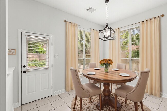 Building Photo - 1807 Rustic Hills Ct