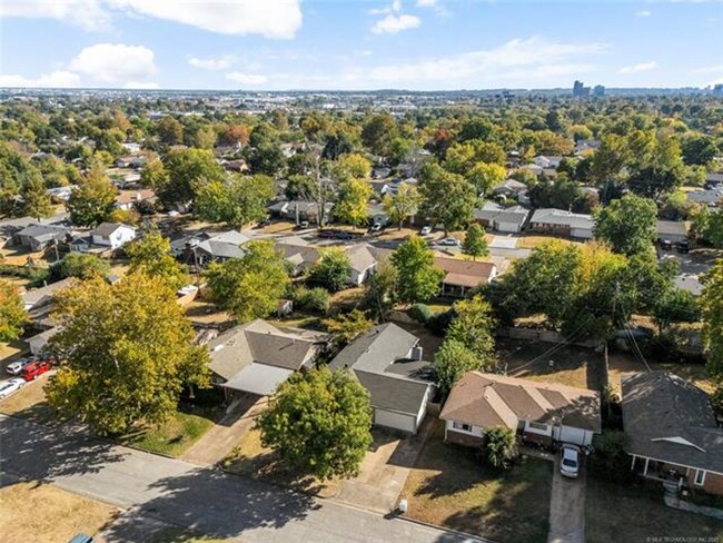 Building Photo - Beautifully Renovated 3-Bed, 2-Bath Home i...