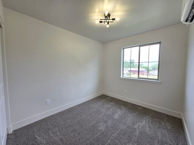 Building Photo - END UNIT- Now Leasing! Brand-New 3 Bed, 2....