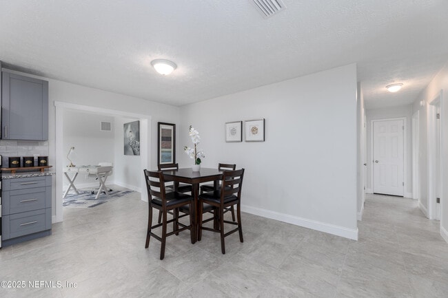 Building Photo - 7869 Jolliet Dr