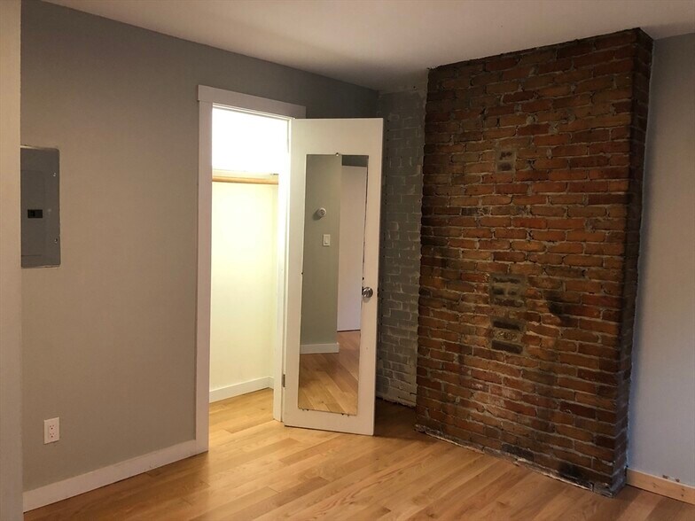 Building Photo - 24 Bradford St