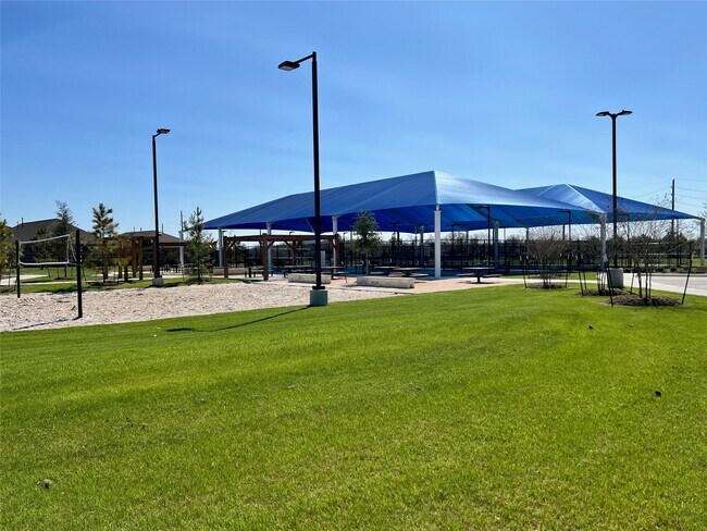 Building Photo - 10615 Summers Wy