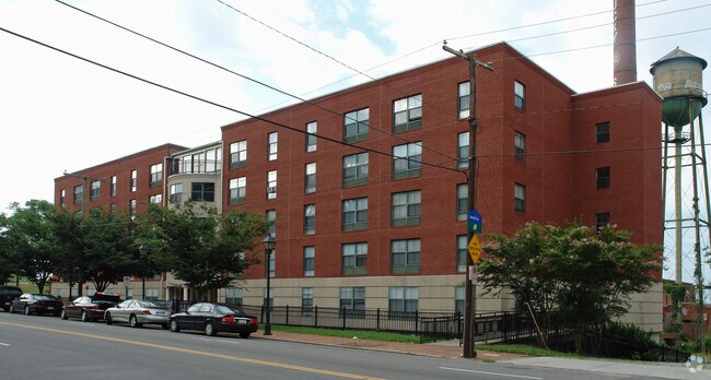 Building Photo - Tobacco Landing