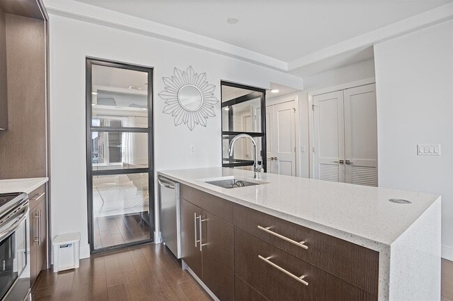 Building Photo - 6401 Park Ave