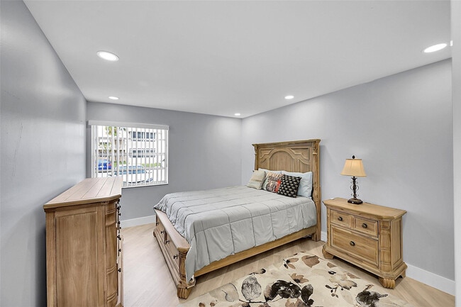 Building Photo - 964 Normandy Trail