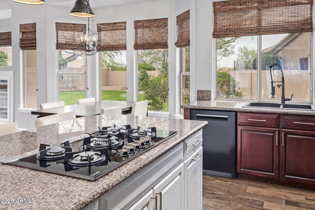 Building Photo - 10271 Jasmine Dr