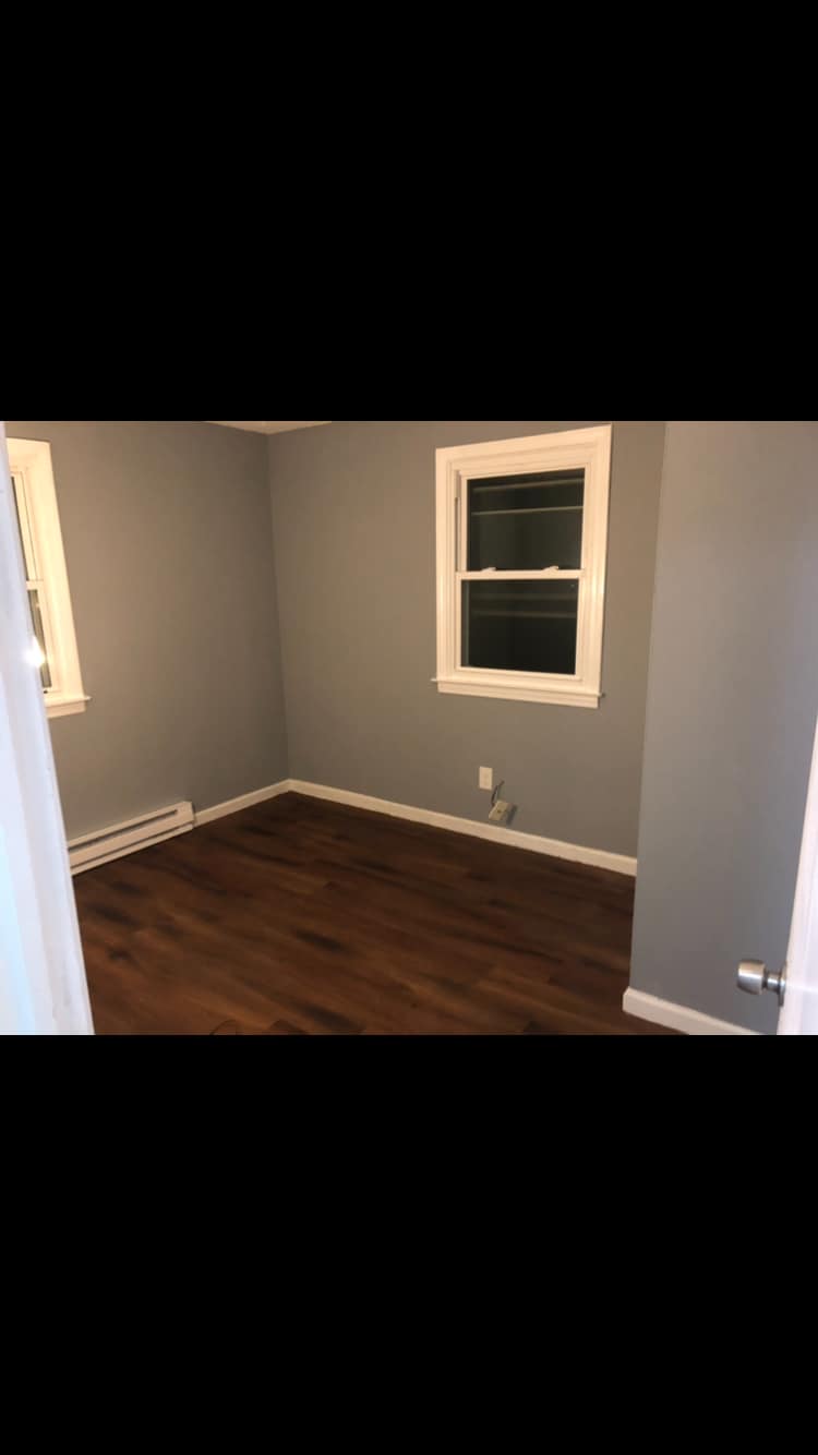 Building Photo - 6 Colonial Dr