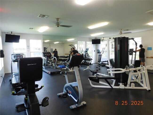 Building Photo - 6100 Stevenson Dr