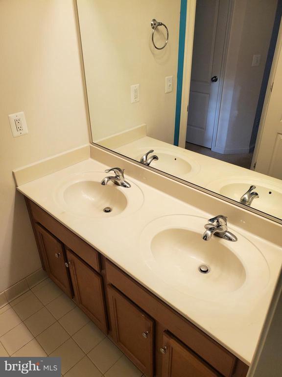 Building Photo - 42318 Benfold Square