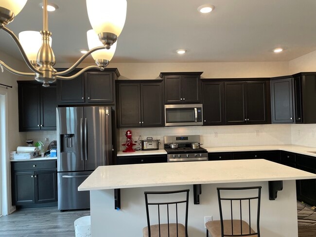 Building Photo - 504 E International Rd