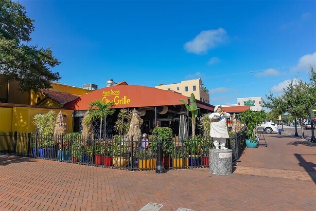 Building Photo - 301 S Gulfstream Ave