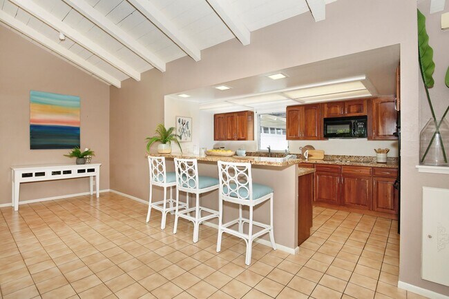 Building Photo - Spacious 3-bedroom, 2 bath home in Kailua