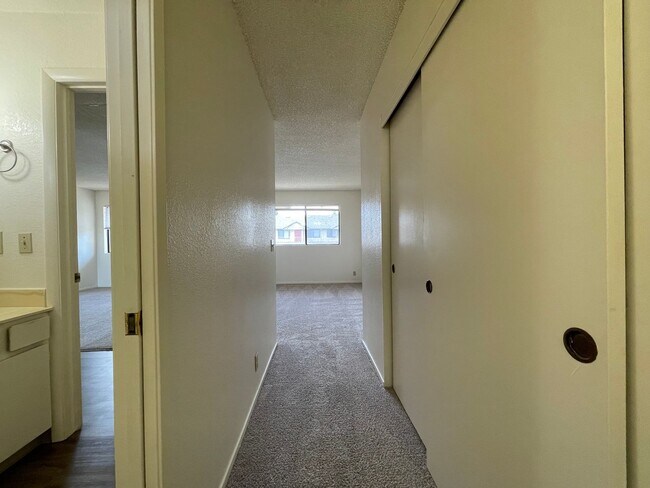 Building Photo - 9339-33 Musselman Dr.