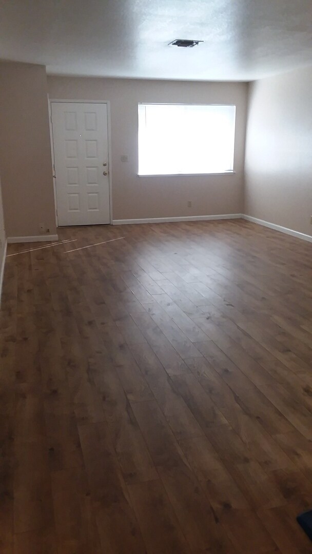 Building Photo - 1547 Dana Dr