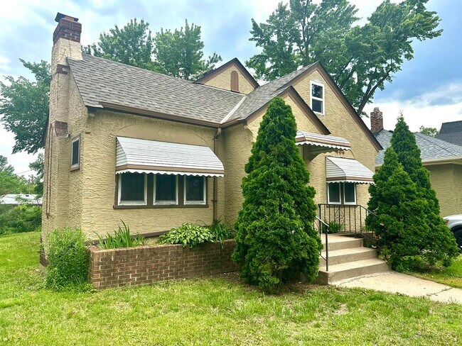 Building Photo - Charming 3 Bedroom Single Family Home Available Now!!