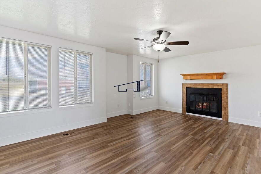 Building Photo - 1721 750 W St