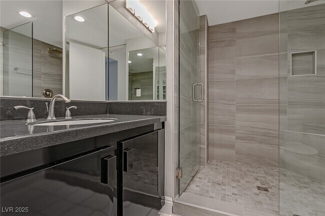 Building Photo - 3111 Bel Air Dr
