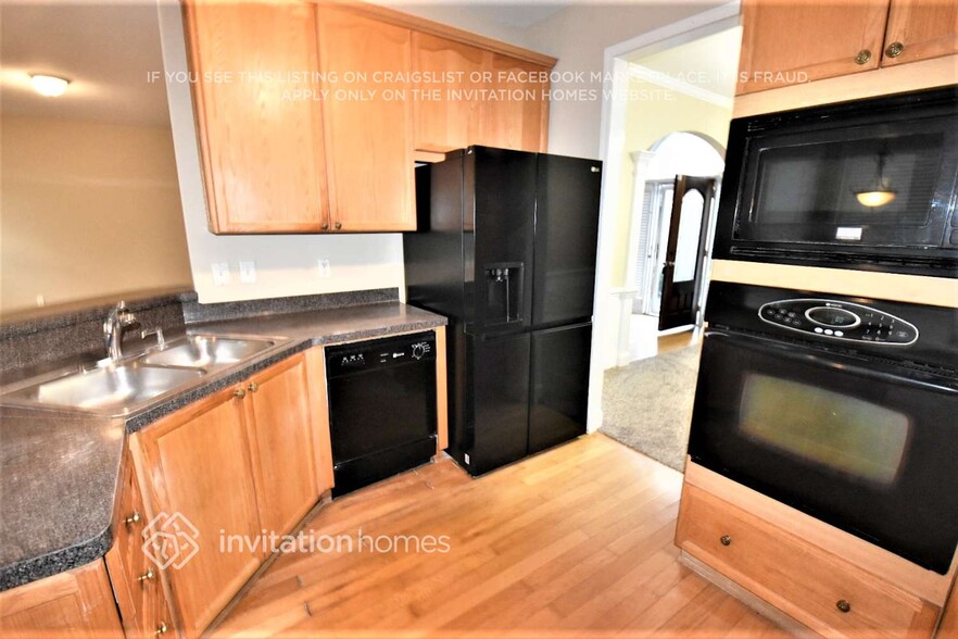 Building Photo - 2115 Washington Dr
