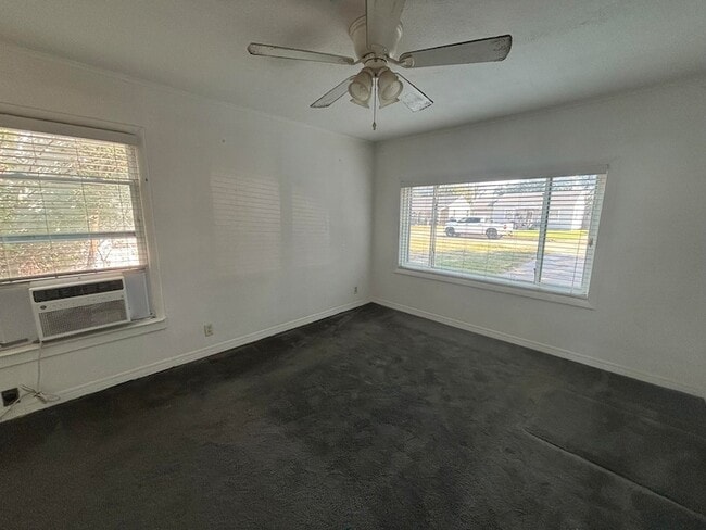 Building Photo - 730 N 14th St