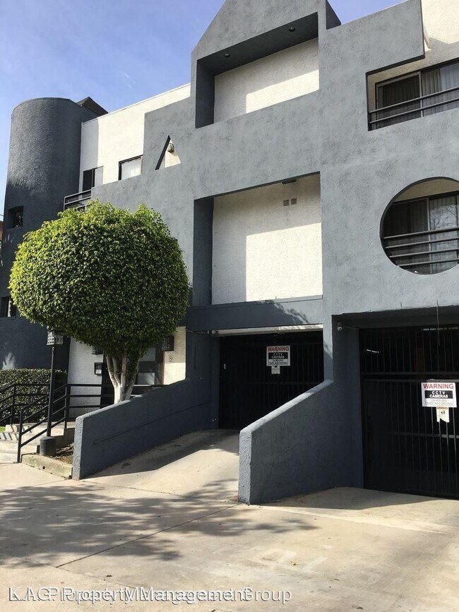 Building Photo - 1 br, 1 bath Apartment - 827 S. Wilton Pla...