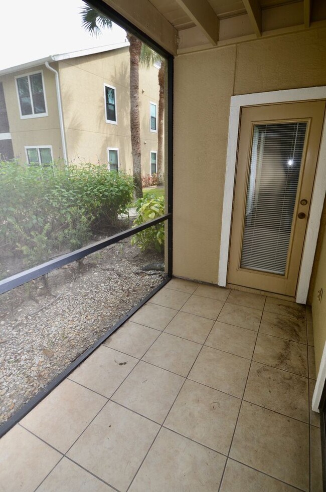 Building Photo - One bedroom one bathroom condo in Palmer Ranch