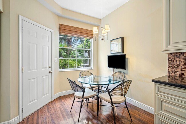 Building Photo - 5070 Lake Catalina Dr