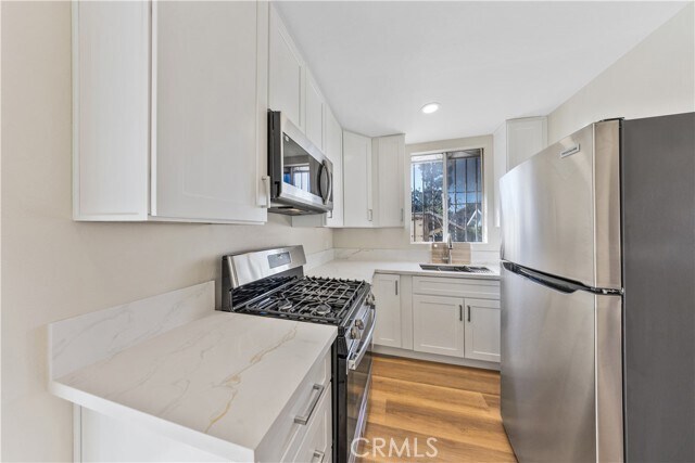 Building Photo - 122 W 53rd St