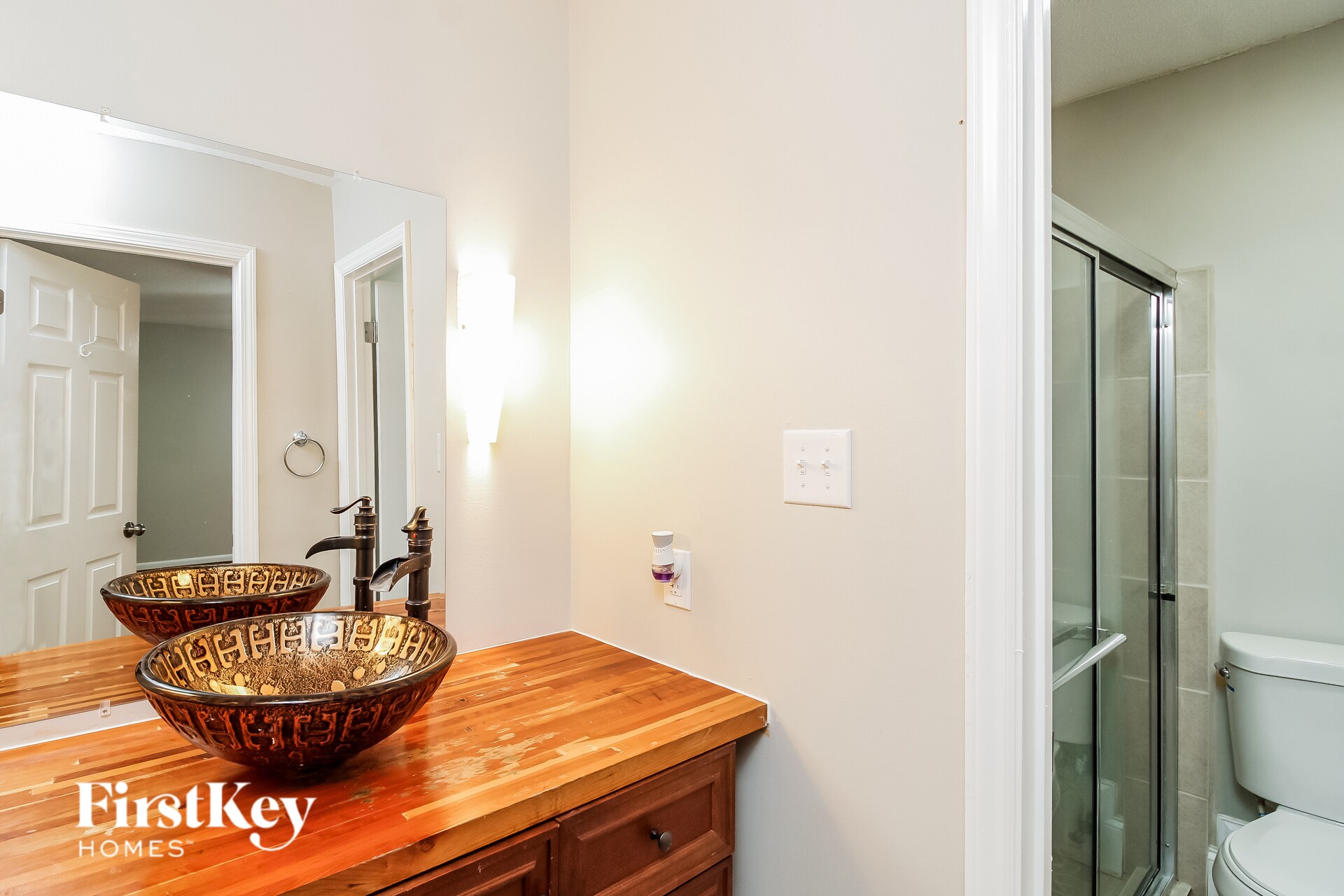 Building Photo - 4923 Shady Pine Dr