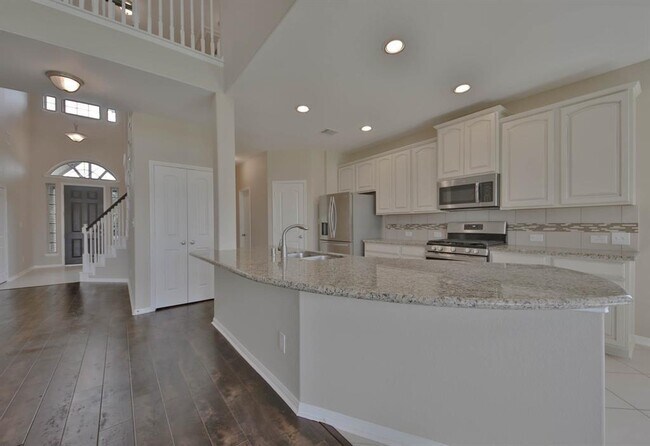 Building Photo - 2211 Dama Dr