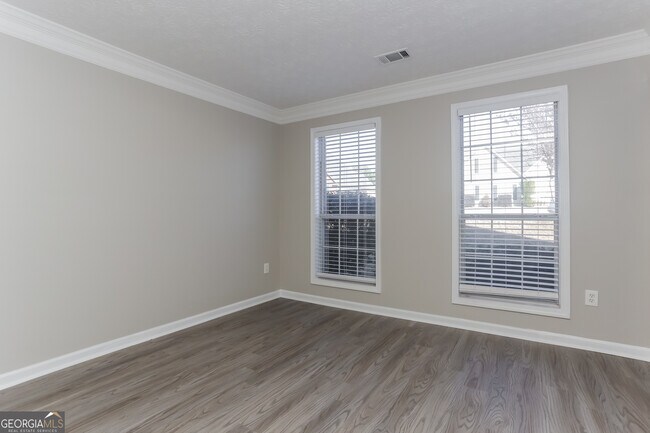 Building Photo - 176 Olympic Dr