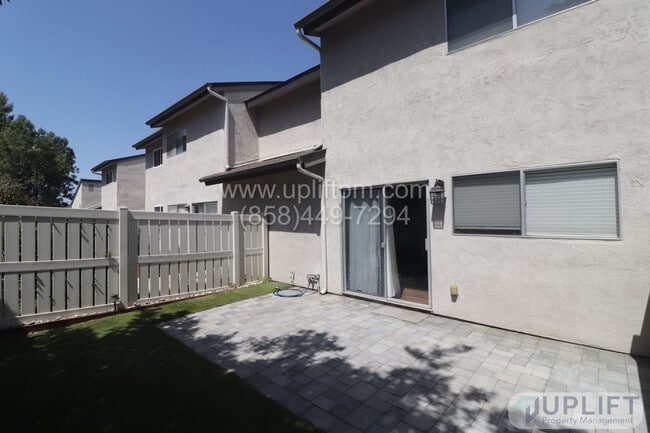 Building Photo - 2 bed 1.5 Bath Condo Available Soon