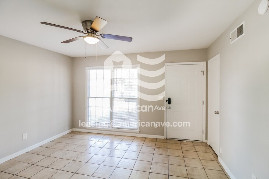Building Photo - 2306 Watkins Dr
