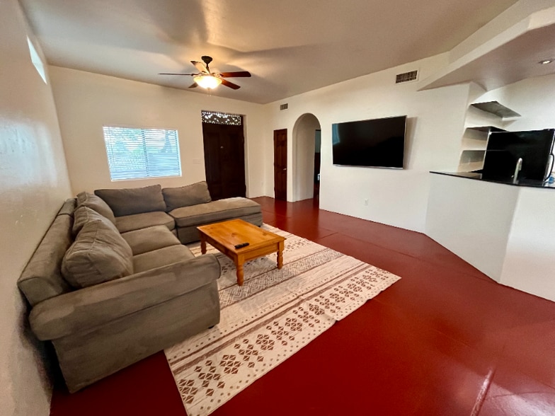 Building Photo - 1519 S Tucson Blvd